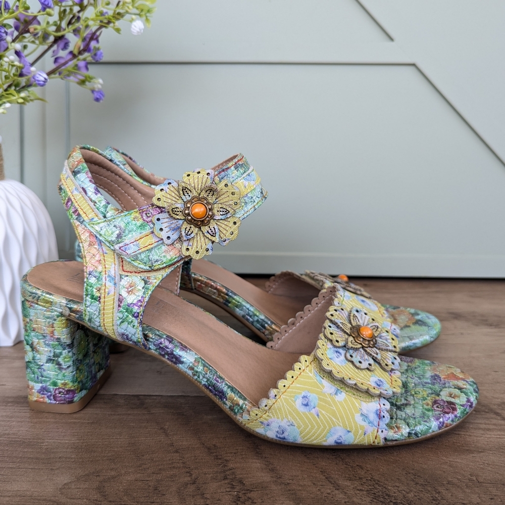 L'Artiste by Spring Step "Vogeush" Floral Heeled Sandal - Picture 2 of 15